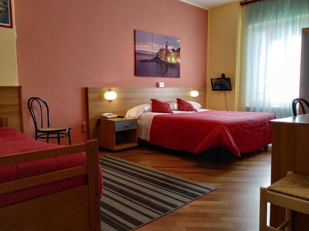 Augusta Albergo B&B Камольї Екстер'єр фото